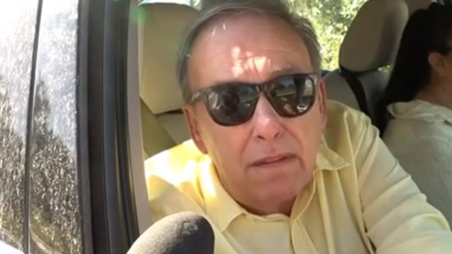 Ανδρέας Μικρούτσικος σε Φαίη Σκορδά: "Οι κόλακες και οι γλύφτες δεν ταιριάζουν με την εικόνα ενός καλού παρουσιαστή"