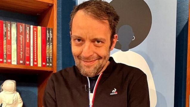 Ο Αύγουστος Κορτώ έκανε πρόταση γάμου στον σύντροφό του