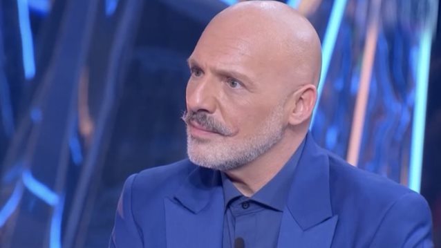 Ο Στέφανος Κασσελάκης εισέβαλε στο πλατό του &quot;ΝΜ Βραδιάτικα&quot; - Άφωνος ο Νίκος Μουτσινάς