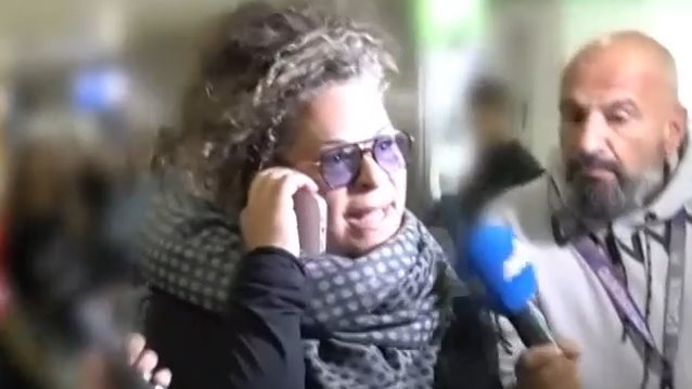 "Κυνηγητό" στο αεροδρόμιο για μία δήλωση της Ματούλας Ζαμάνη: "Σας παρακαλώ!"