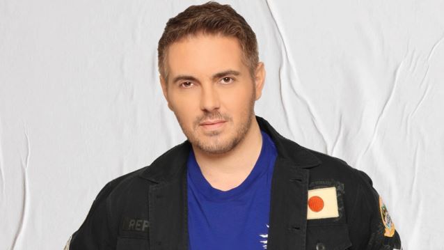 Το σπαρακτικό &quot;αντίο&quot; του Μιχάλη Χατζηγιάννη στον Μανούσο Μανουσάκη