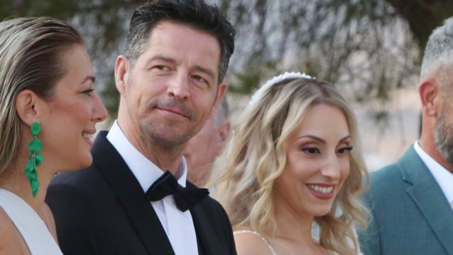 Ο λόγος που καθυστέρησε να αρχίσει ο γάμος του Απόστολου Ρουβά &amp; της Φανής Γιαβρίδου και οι δύο ηχηρές απουσίες