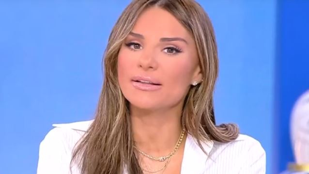 Ελένη Τσολάκη: &quot;Με φέρνει σε πολύ δύσκολη θέση, μιλάω ειλκρινά&quot;