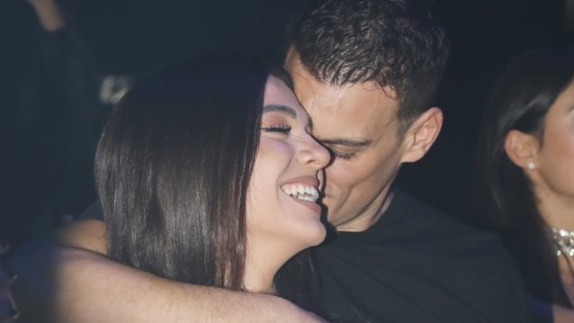 Απαστράπτουσα η Μελίνα Νικολαΐδη σε νυχτερινή εξόρμησή της στο Λονδίνο