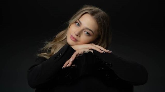 Stefania | Παρουσιάστρια μουσικής εκπομπής στο κρατικό κανάλι της Ολλανδίας