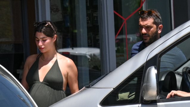 Ο Λεωνίδας Κουτσόπουλος &amp; η Χρύσα Μιχαλοπούλου σε καθημερινά στιγμιότυπα λίγο πριν γίνουν γονείς