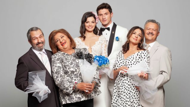 Πότε κάνουν πρεμιέρα οι &quot;Συμπέθεροι απ&#39; τα Τίρανα&quot;;