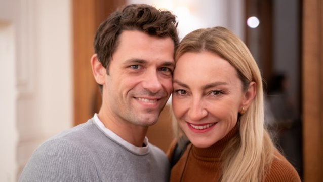 H συγκινητική φωτογραφία της Ρούλας Ρέβη &amp; του Αποστόλη Τότσικα που άλλαξαν τη χρονιά χωριστά λόγω κορονοϊού