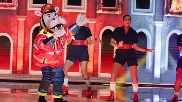 "The Masked Singer" | Η πρώτη αποχώρηση είναι γεγονός - Δεν φαντάζεσαι ποιος κρύβεται πίσω από τον "Ιπποπόταμο"