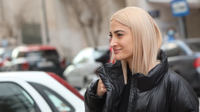 Η Ιωάννα Τούνη σε εντυπωσιακά καθημερινά στιγμιότυπα στο Κολωνάκι