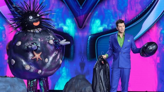 "The Masked Singer" | O "Αχινός" ανέβηκε για πρώτη φορά στη σκηνή  - Δείτε την εντυπωσιακή του εμφάνιση