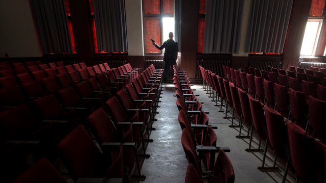 Αυτός είναι ο τέταρτος σκηνοθέτης και ηθοποιός που ερευνά ο εισαγγελέας για σεξουαλική κακοποίηση