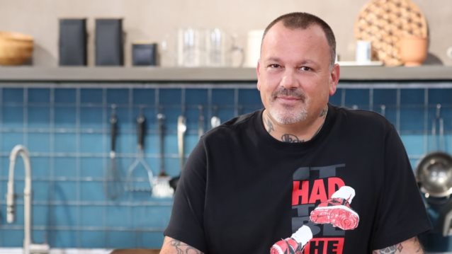 Γειτονιές στο πιάτο | Πού μας ξεναγεί αυτή την εβδομάδα ο Δημήτρης Σκαρμούτσος;