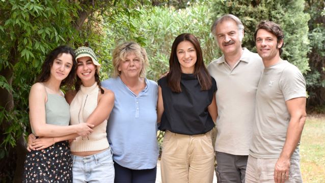 Μπήκαμε στα γυρίσματα για την &quot;Ηλέκτρα&quot; | Ποια είναι τα νέα πρόσωπα της σειράς;