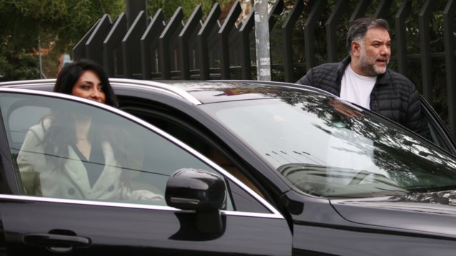 Χαλαρές στιγμές για τον Γρηγόρη Αρναούτογλου και τη Νάνσυ Αντωνίου