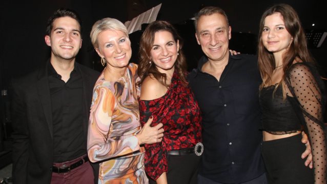 Διάσημες Εμφανίσεις | Οι λαμπερές παρουσίες στη νυχτερινή Αθήνα