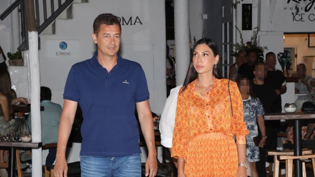 Ο Αντώνης Σρόιτερ &amp; η Ιωάννα Μπούκη σε χαλαρές στιγμές στη Μύκονο