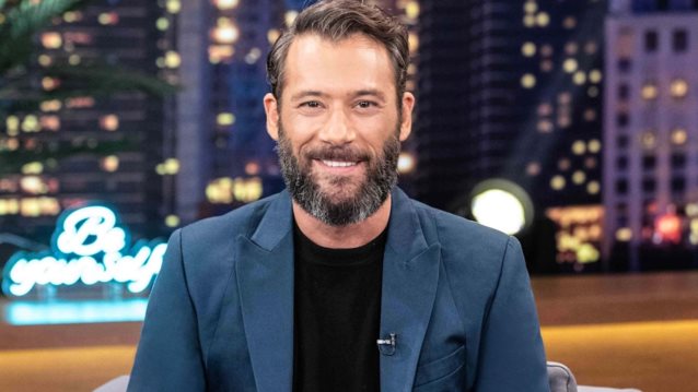 "Γυναίκα αρνήθηκε να μπει μαζί μου στο ασανσέρ" - Το tweet που Αντίνοο Αλμπάνη που προκάλεσε αντιδράσεις