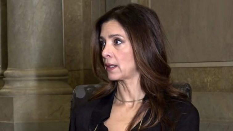 Η Κατερίνα Λέχου για την περιπέτεια της υγείας της: "Η ασθένεια είναι δίκοπο μαχαίρι - Φοβήθηκα μη γίνω ένα τέρας και από αυτό έγινα γατάκι"