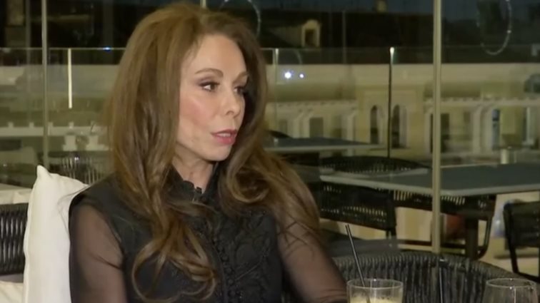 Βούλα Πατουλίδου: "Έβγαινε στον κήπο να ποτίσει τα λουλούδια και μου φώναζε "Πατουλίδου σ' αγαπώ"