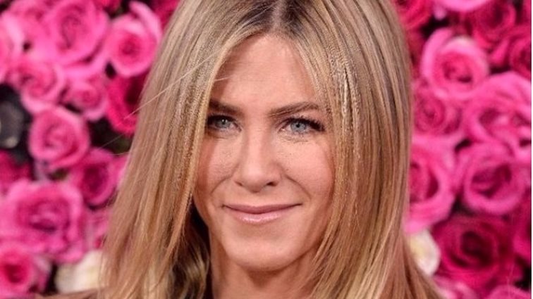 Jennifer Aniston: Μας ανοίγει τις πόρτες του σπιτιού της!