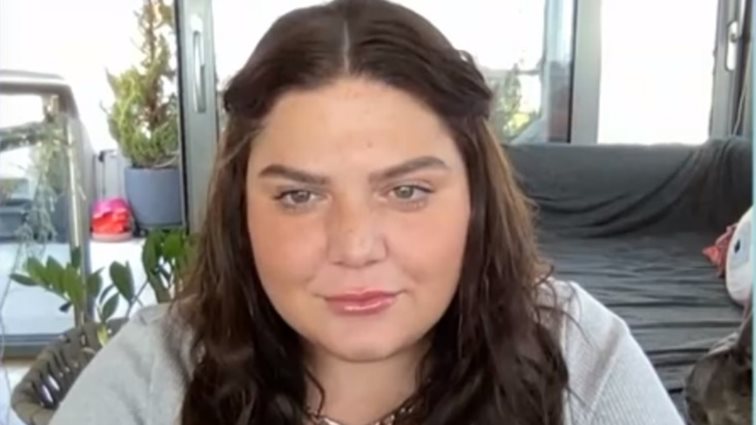 Ξανά εκτός εκπομπής η Δανάη Μπάρκα | Πώς περνάει την καραντίνα της;