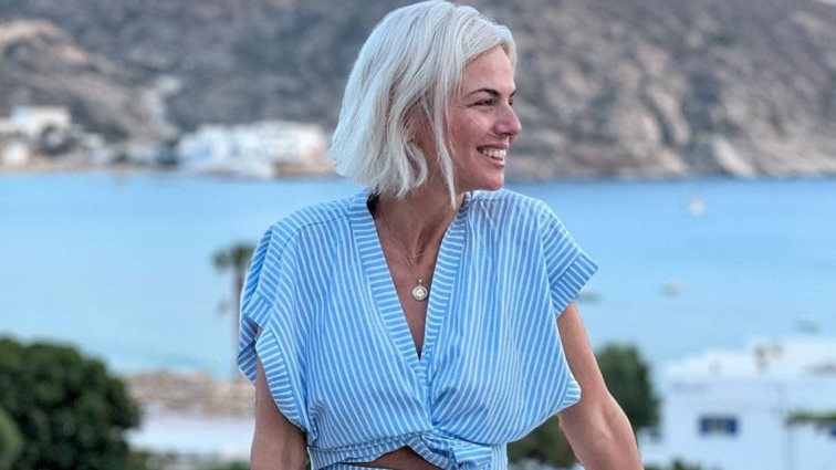 10 looks της Χριστίνας Κοντοβά στο Μεξικό που είναι ιδανικά για το μεταβατικό στιλ αυτής της εποχής