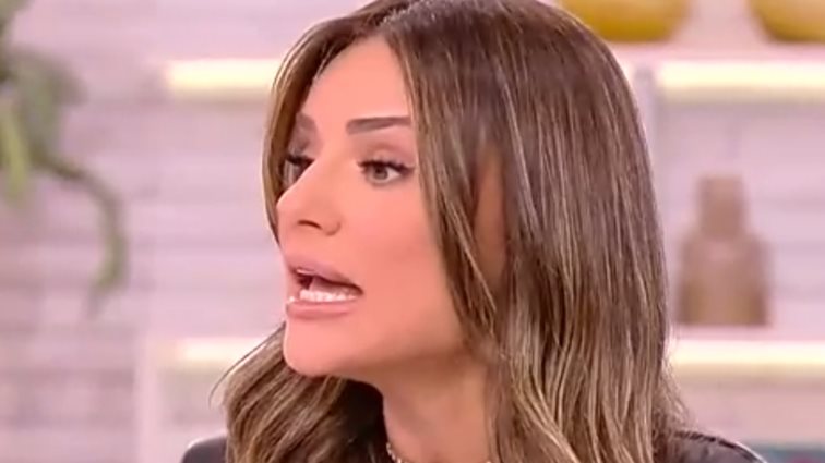 Ελένη Τσολάκη: "Δουλεύω 17 χρόνια χωρίς να έχω βγάλει σχολή δημοσιογραφίας, σε κάποιους μπορεί να μην αρέσει"