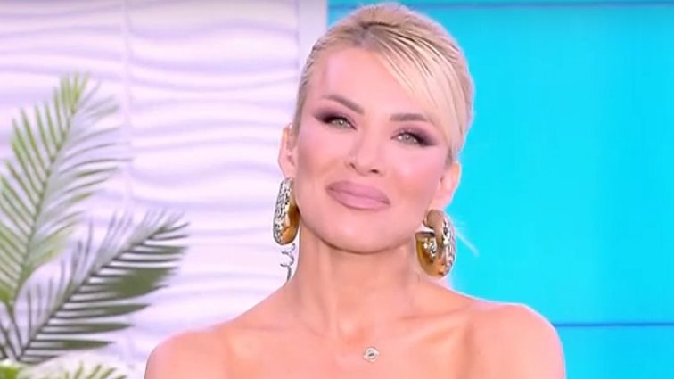 Η Κατερίνα Καινούργιου ευχήθηκε στον Γιώργο Λιάγκα: "Έμείς έχουμε πιο ωραία εκπομπή"