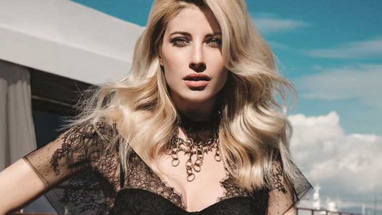 Ευαγγελία Αραβανή: Αυτός είναι ο νέος της σύντροφος; Οι πρώτες τρυφερές φωτογραφίες