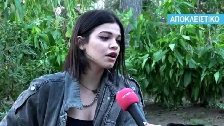 Τζένη Καζάκου: "Οι συμμαθητές μου αντιδρούσαν περίεργα όταν μάθαιναν ότι είμαι εγγονή της Τζένης Καρέζη"