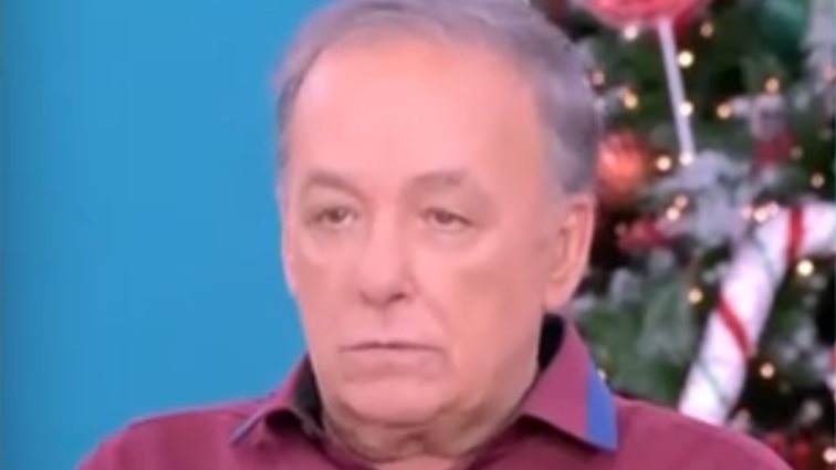 Ο Ανδρέας Μικρούτσικος επέστρεψε στη "Super Κατερίνα" - "Μας έλειψες. Είσαι καλά;"