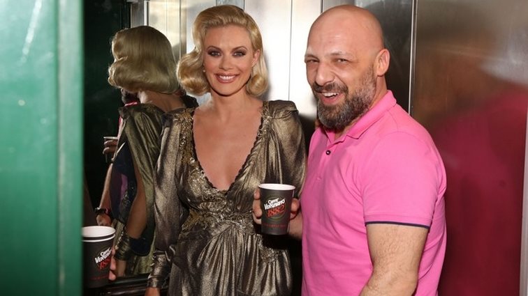 Sunday Live: Ακόμα ένα λαμπερό πρόσωπο στην παρουσίαση μαζί με τους Μουτσινά- Μακρυπούλια!