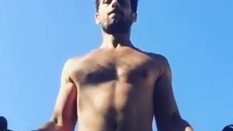 Αποστόλης Τότσικας: Δείτε τον να κάνει πρωινή γυμναστική και στις διακοπές: VIDEO