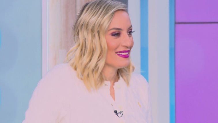 Ελεονώρα Μελέτη: &quot;Όλοι λένε &quot;αξίζω, αξίζω&quot; και γελάνε, μόνο εγώ κατηγορούμαι ότι ρίχνω σπόντες&quot;