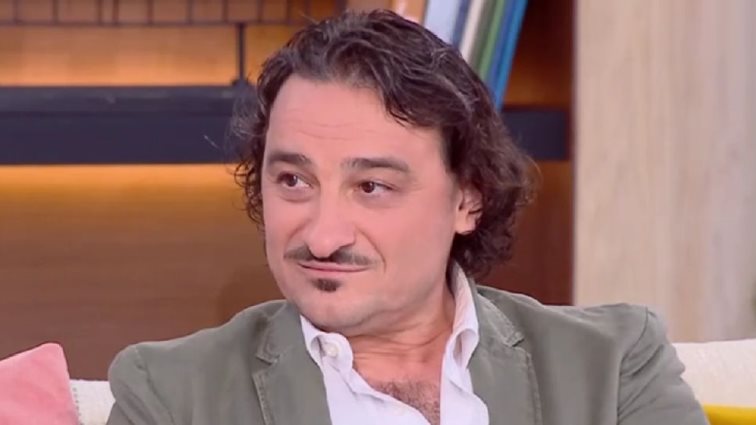 Βασίλης Χαραλαμπόπουλος: &quot;Δεν φέρθηκα πολύ καλά - Με σακάτεψε, ήμουν με πυρετό, με εμετούς&quot;