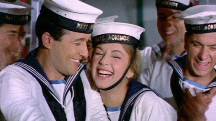 Αλίκη Βουγιουκλάκη &amp; Δημήτρης Παπαμιχαήλ: Η σπάνια φωτογραφία από τα γυρίσματα της «Αλίκης στο Ναυτικό»