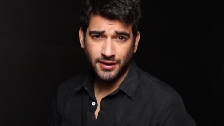 Ο Μάνος Ιωάννου εξομολογείται: &quot;Πάντα με χωρίζουν, ποτέ δεν έχω πει τη λέξη &quot;φεύγω&quot;&quot;