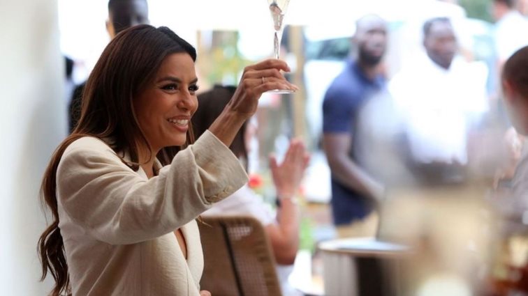 &quot;Σ&#39; αγαπώ τόσο πολύ&quot;: Η Eva Longoria σε τρυφερά στιγμιότυπα με τον γιο της Santi