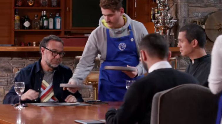 MasterChef: Η τελευταία ομαδική δοκιμασία γεμίζει τους κριτές απογοήτευση!