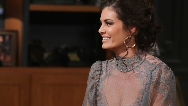 Μαρία Κορινθίου: Οι sexy εμφανίσεις, η αρνητική κριτική και τα σχόλια του Γιάννη Αϊβάζη