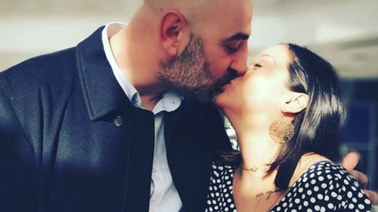 Κατερίνα Τσάβαλου: Ποζάρει μέσα στο δωμάτιο του μαιευτηρίου