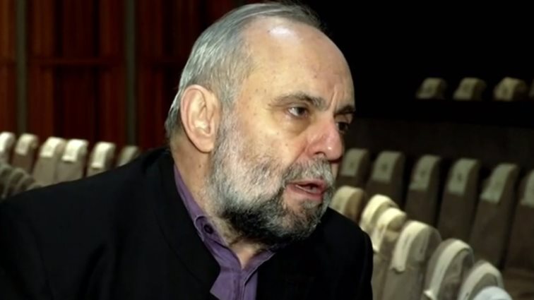 Σωτήρης Χατζάκης: &quot;Βρίσκω συγκινητικό ότι ο Δημήτρης Λιγνάδης ανέβασε παράσταση στη φυλακή&quot;