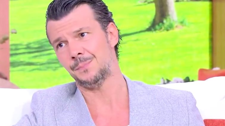 &quot;Έσπασε&quot; ο Ιωάννης Παπαζήσης μιλώντας για τον Μανούσο Μανουσάκη: &quot;Σηκώθηκα, τον αγκάλιασα και μου είπε στο αυτί...&quot;