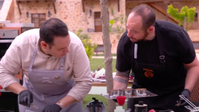 MasterChef | Στα μαχαίρια ο Ηλίας με τον Γιάννη: "Θα σου έλεγα τι θα πάρεις αλλά έχε χάρη που είμαστε στην τηλεόραση"