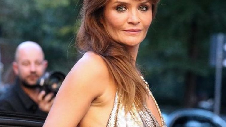 Helena Christensen: Αποκαλύπτει το μυστικό για να βγάλεις την τέλεια φωτογραφία
