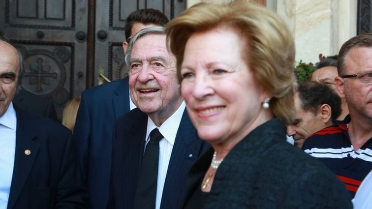 60 χρόνια πριν: Όταν η Άννα Μαρία παντρευόταν με ιβουάρ νυφικό τον Κωνσταντίνο στη Μητρόπολη Αθηνών