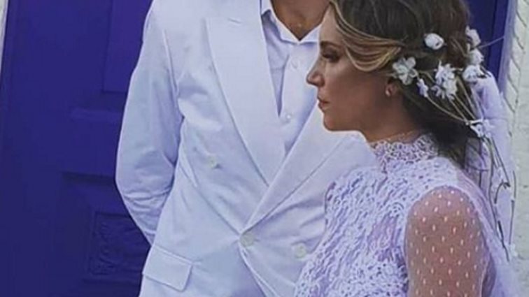 Αθηνά Οικονομάκου &amp; Φίλιππος Μιχόπουλος: Ποια γνωστή ηθοποιός έπιασε την ανθοδέσμη στον γάμο τους;