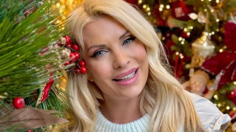 Νέες φωτογραφίες από το εντυπωσιακά στολισμένο σπίτι της Ελένης Μενεγάκη