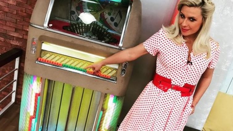 Κατερίνα Καραβάτου: Πώς αντιμετώπισε το χιόνι πηγαίνοντας στην εκπομπή; Η φωτογραφία χωρίς μακιγιάζ